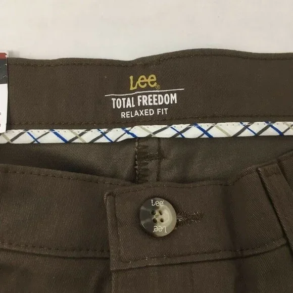 Lee Mens Chino Pants Brown Pockets Stretch Pleated Front Relaxed Fit 32 x 32 New - Picture 5 of 7